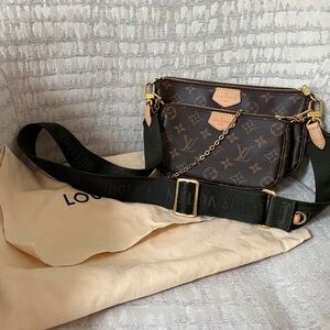 Louis Vuitton Multi pouchette